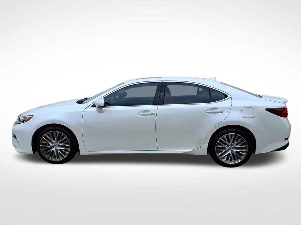 Used 2016 Lexus ES 350 w/ Luxury Package w/Wood Trim FWD image 11