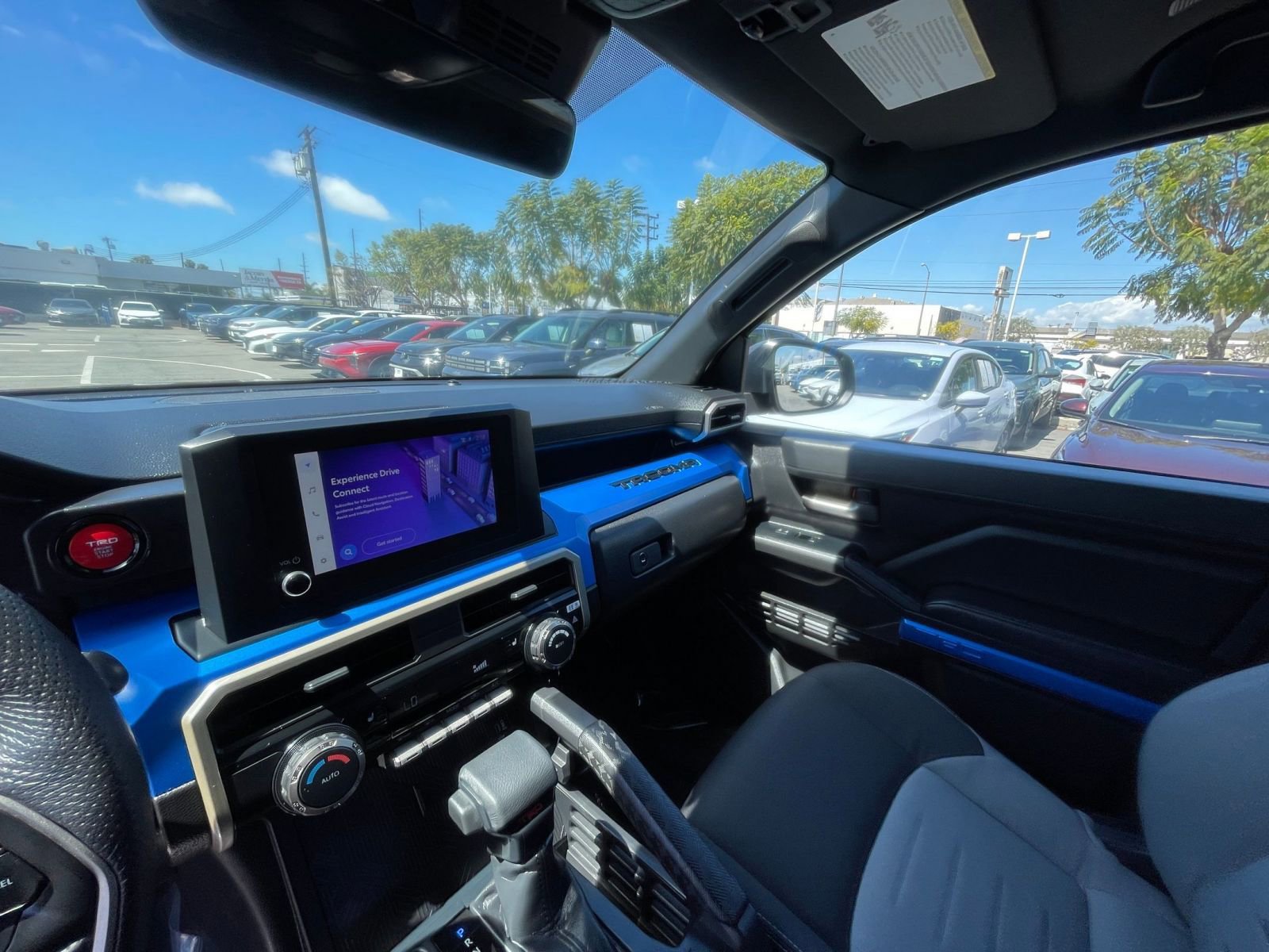 Used 2025 Toyota Tacoma TRD Off-Road AWD/4WD image 36