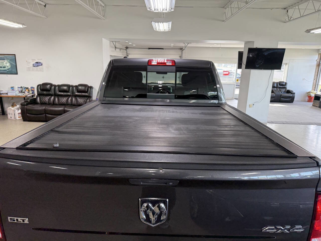 Used 2018 RAM 1500 Classic SLT image 21