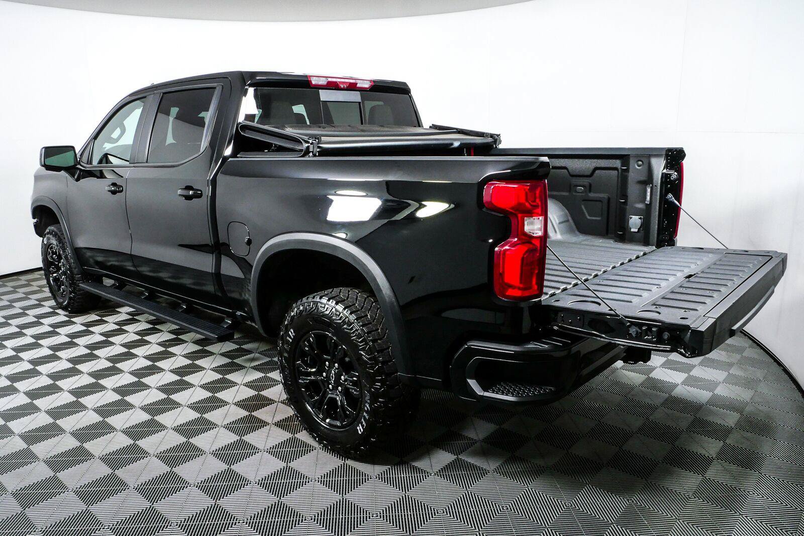 Used 2022 Chevrolet Silverado 1500 ZR2 w/ Technology Package AWD/4WD image 31