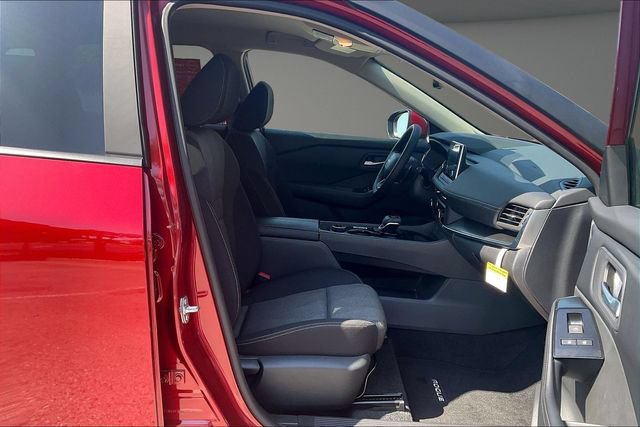Certified 2026 Nissan Rogue SV AWD/4WD image 7