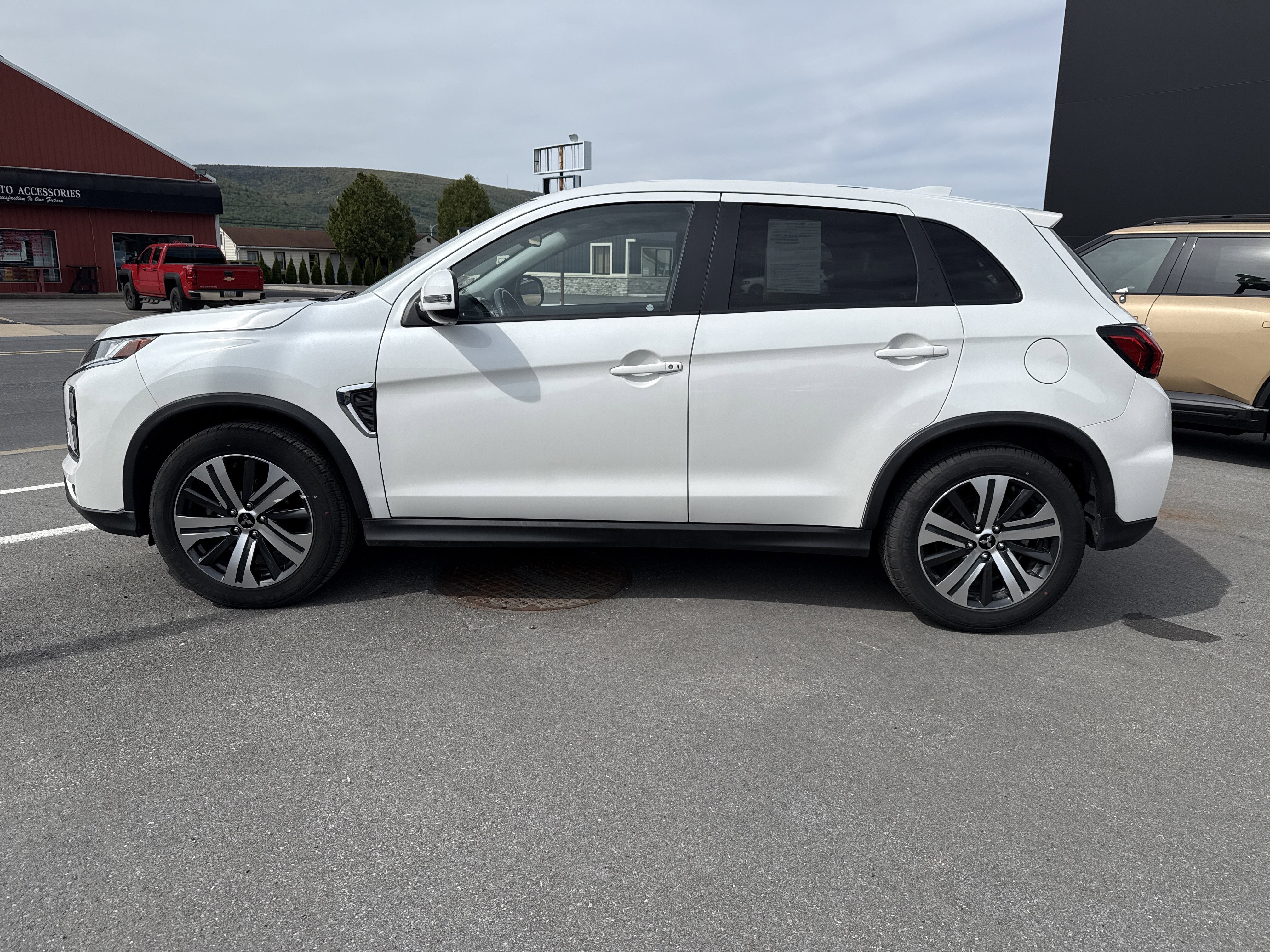 Used 2020 Mitsubishi Outlander Sport AWD image 7