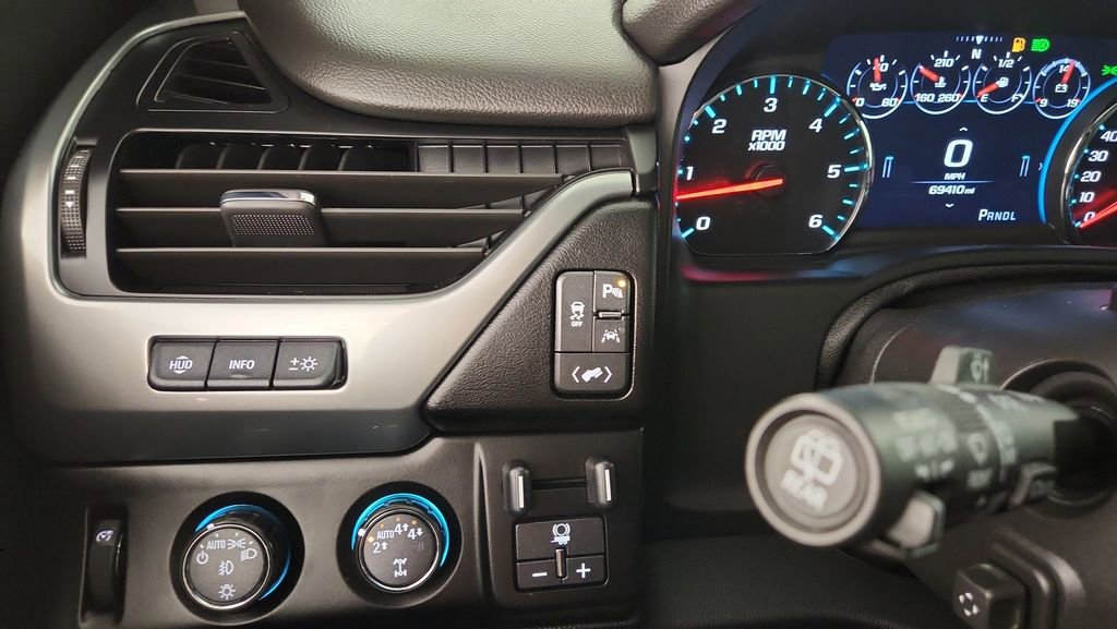 Used 2020 Chevrolet Tahoe Premier AWD/4WD image 27