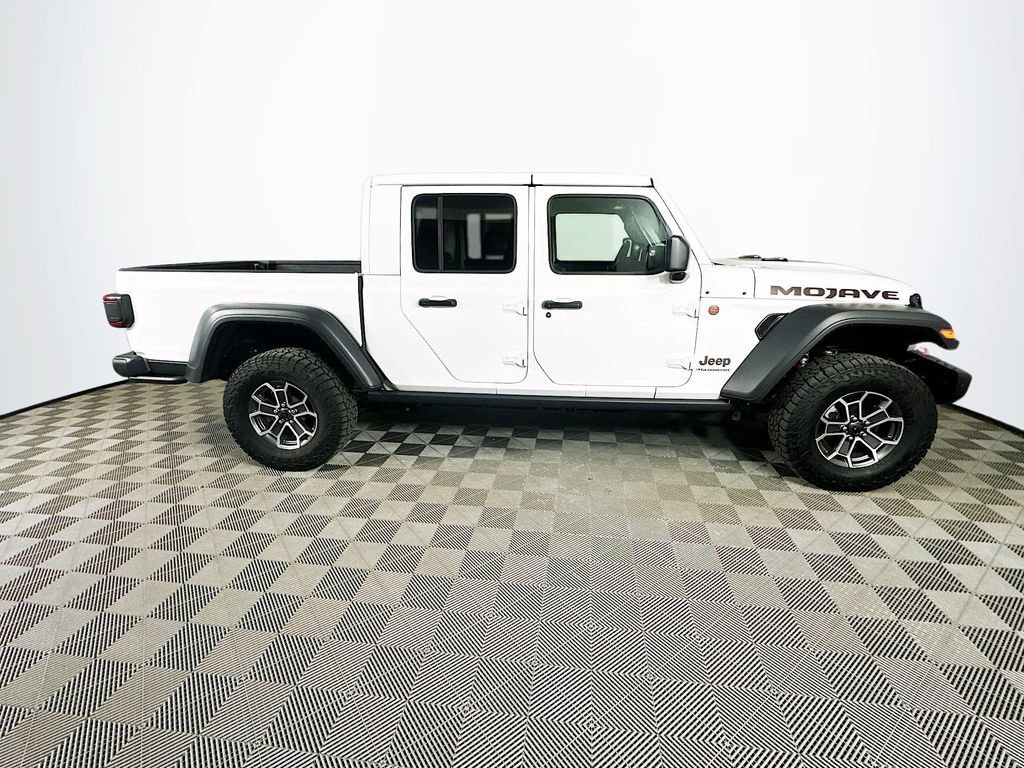 Certified 2025 Jeep Gladiator Mojave w/ Steel Bumper Group image 14