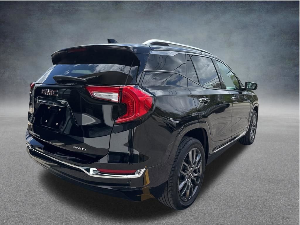 Used 2023 GMC Terrain Denali w/ Black Diamond Edition image 6