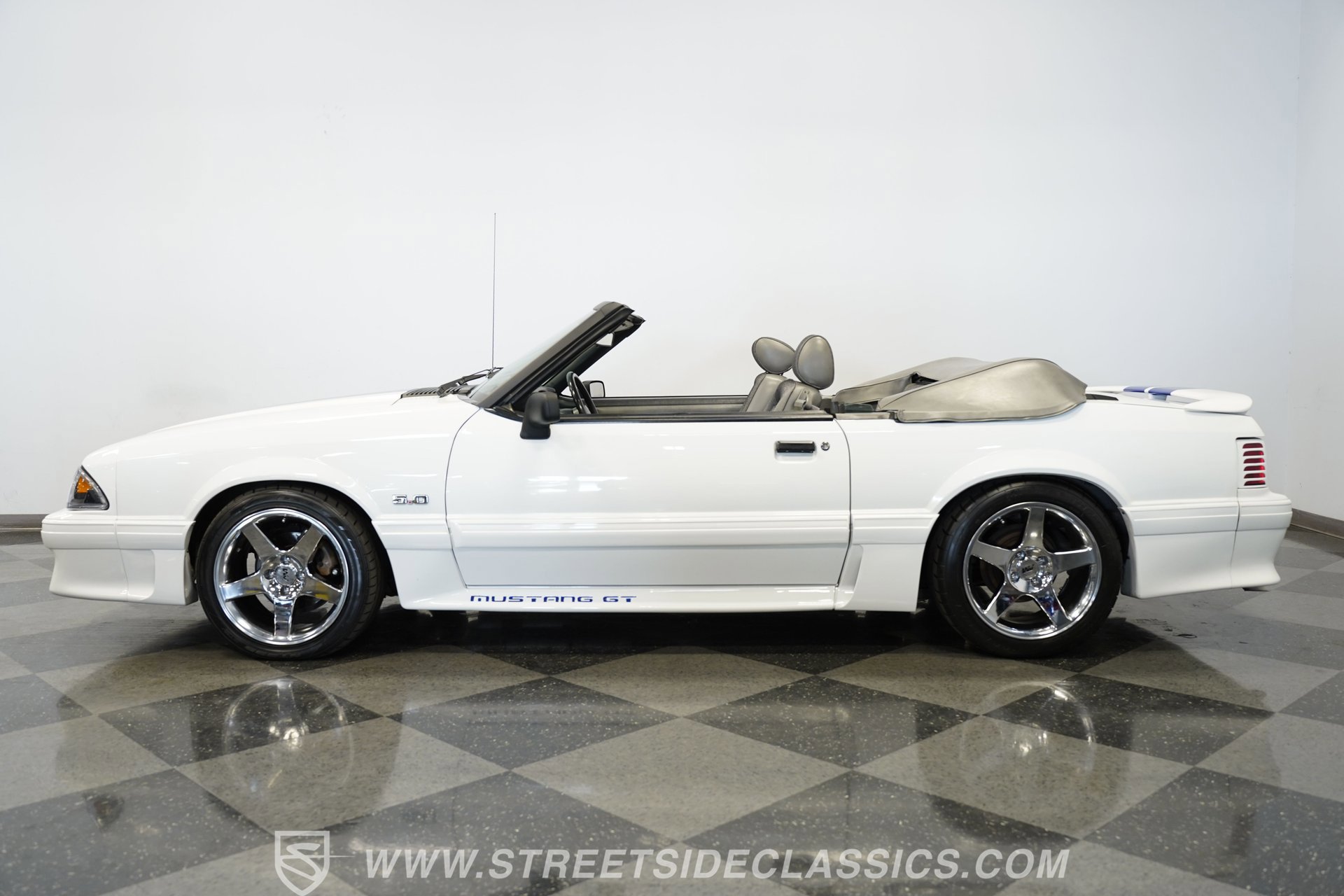 Used 1989 Ford Mustang GT RWD image 7