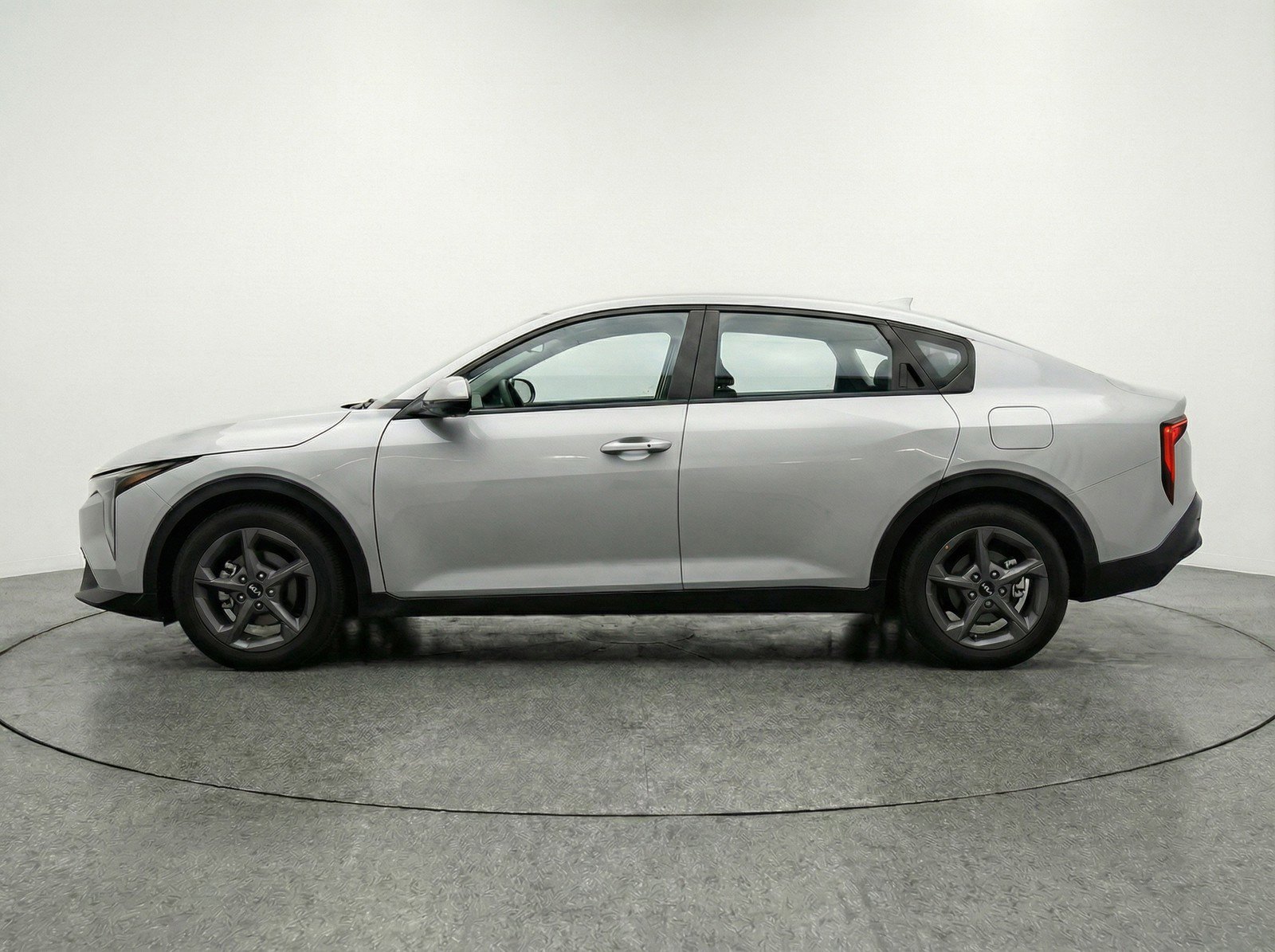 Used 2025 Kia K4 LXS image 5
