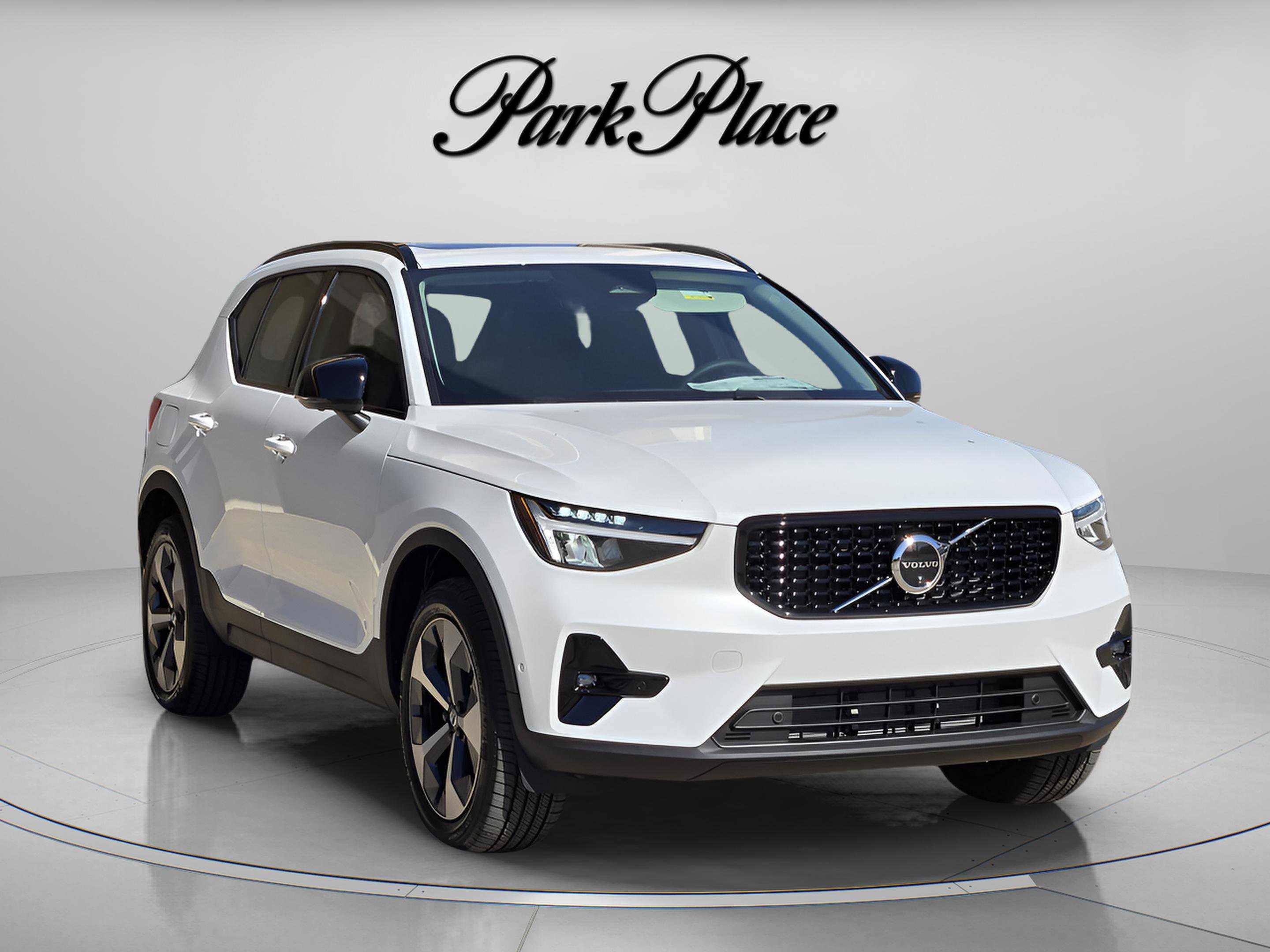 New 2026 Volvo XC40 B4 Plus w/ Protection Package Premier FWD image 8