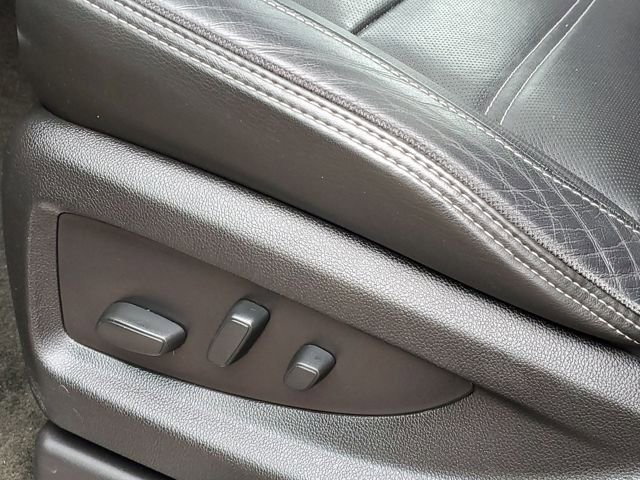 Used 2018 GMC Yukon XL Denali w/ Open Road Package image 9