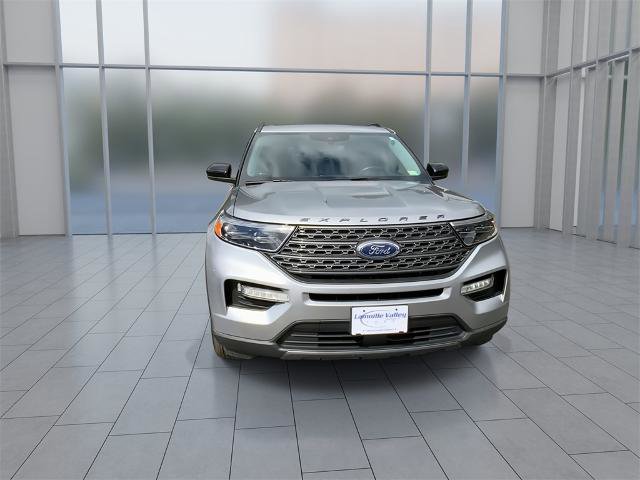 Certified 2022 Ford Explorer XLT w/ Equipment Group 202A image 3