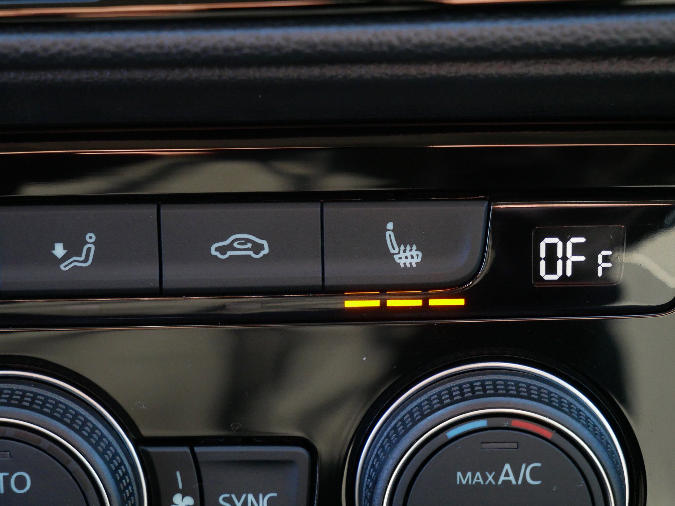 Used 2024 Volkswagen Taos SE image 34