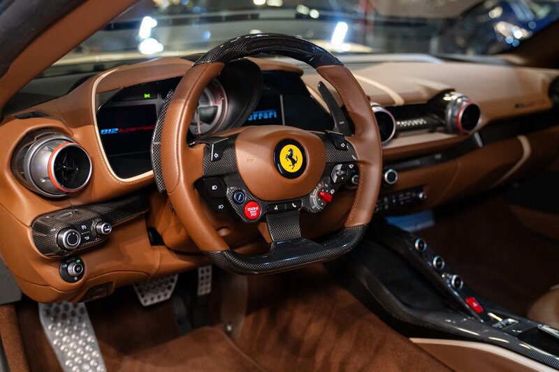 Used 2019 Ferrari 812 Superfast RWD image 21