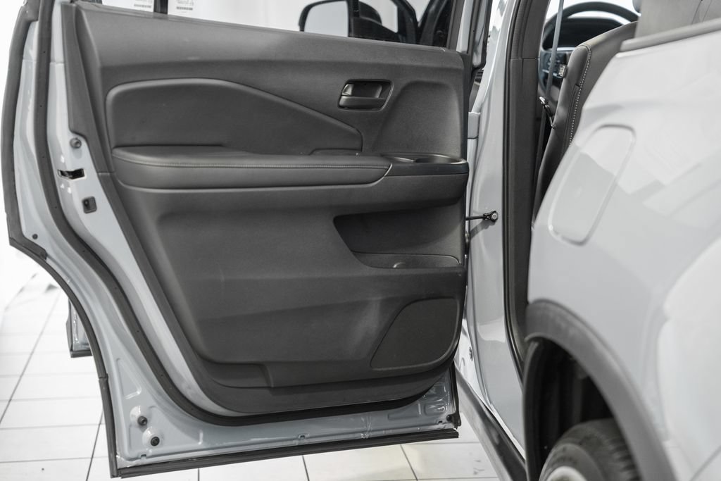 Used 2023 Honda Passport EX-L image 40