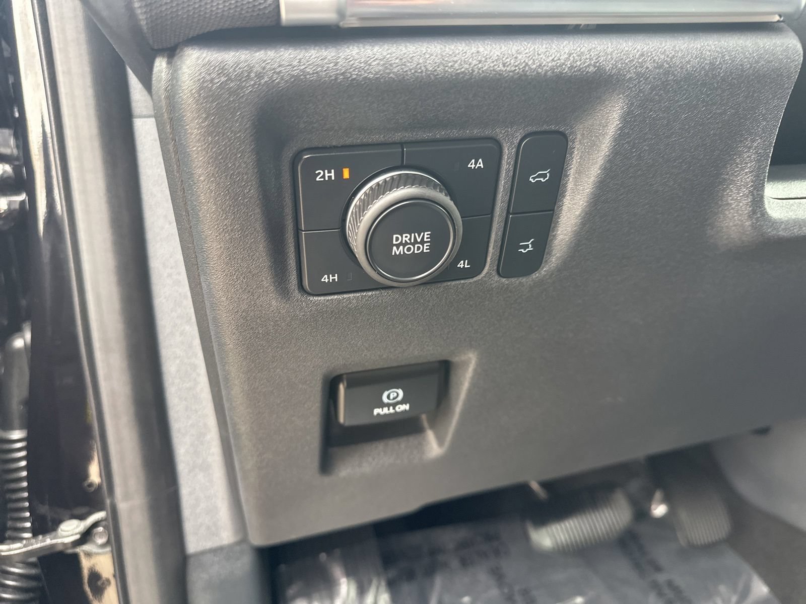 Used 2025 Ford Expedition Max Platinum AWD/4WD image 17