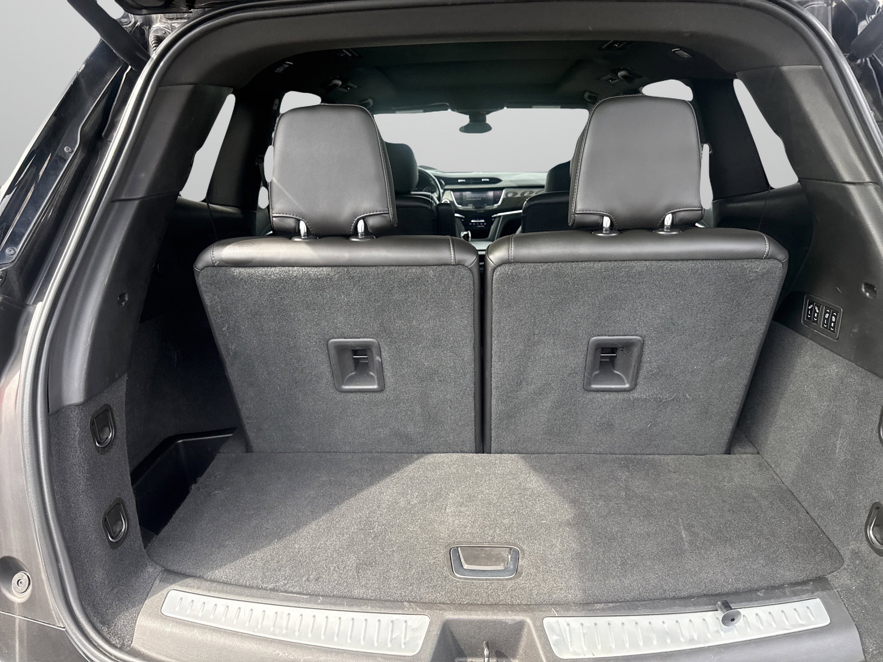 Used 2020 Cadillac XT6 Premium Luxury image 9