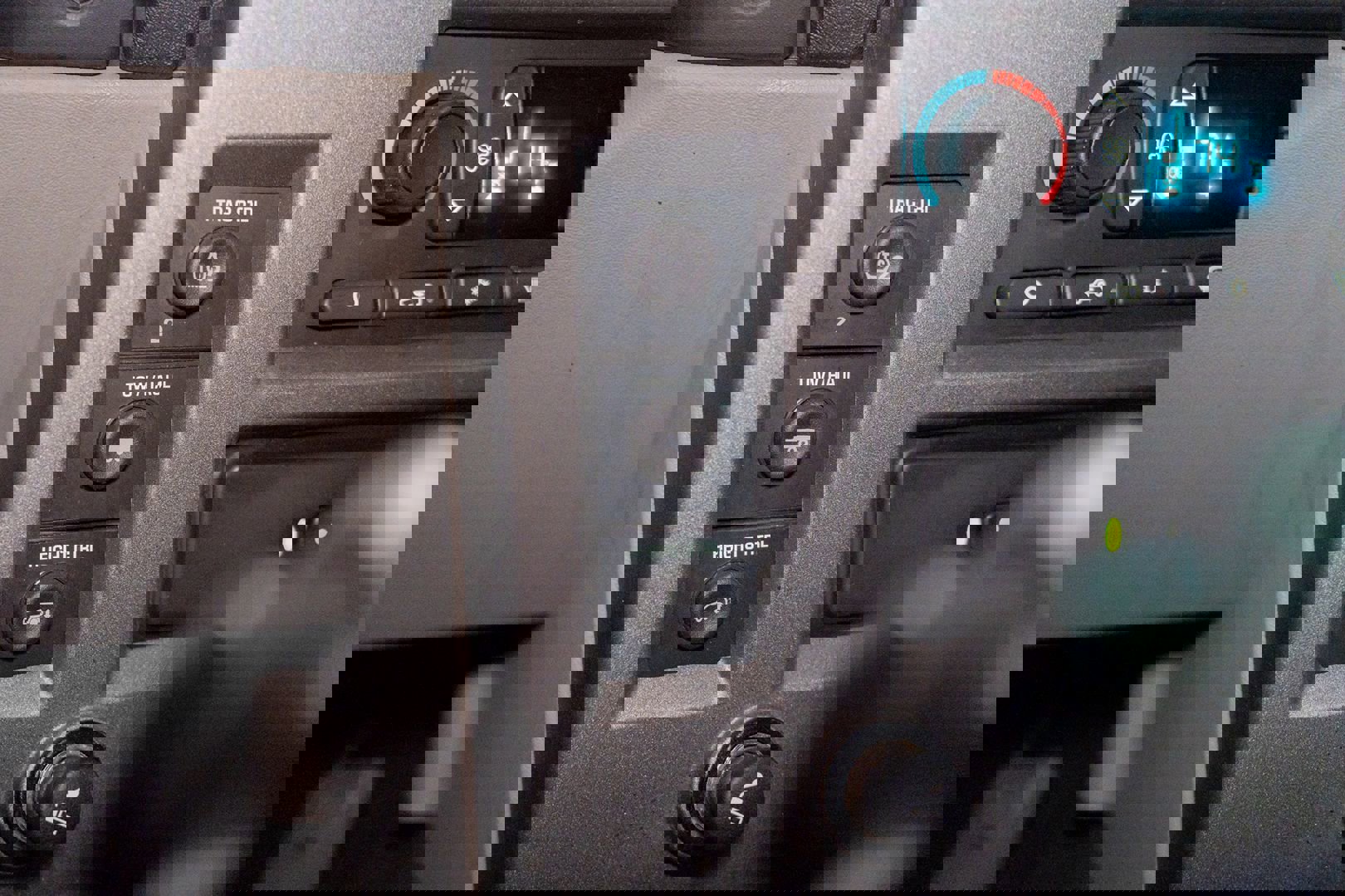 Used 2003 HUMMER H2 w/ Preferred Equipment Group image 54