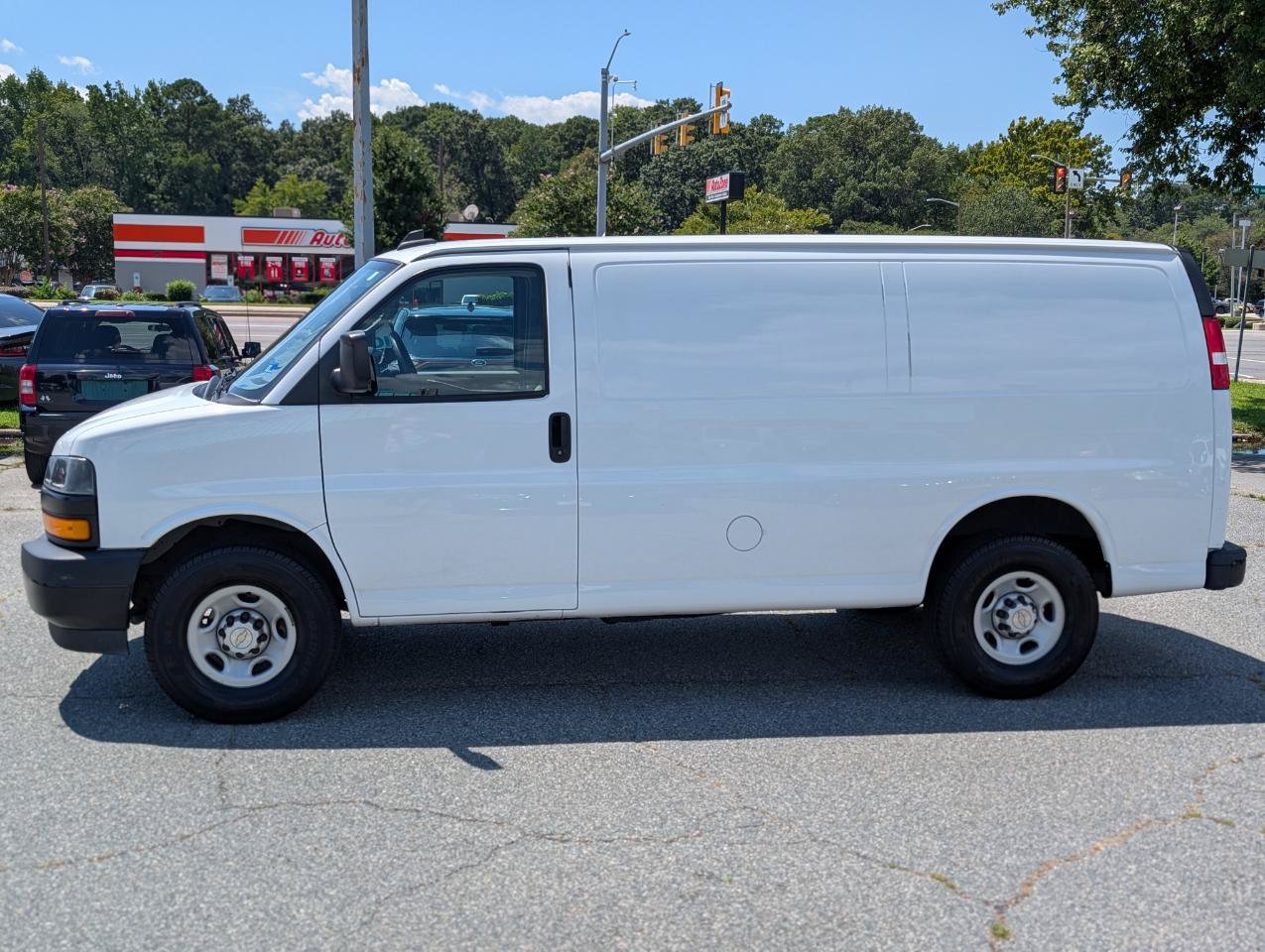 Used 2021 Chevrolet Express 2500 w/ Driver Convenience Package RWD image 2