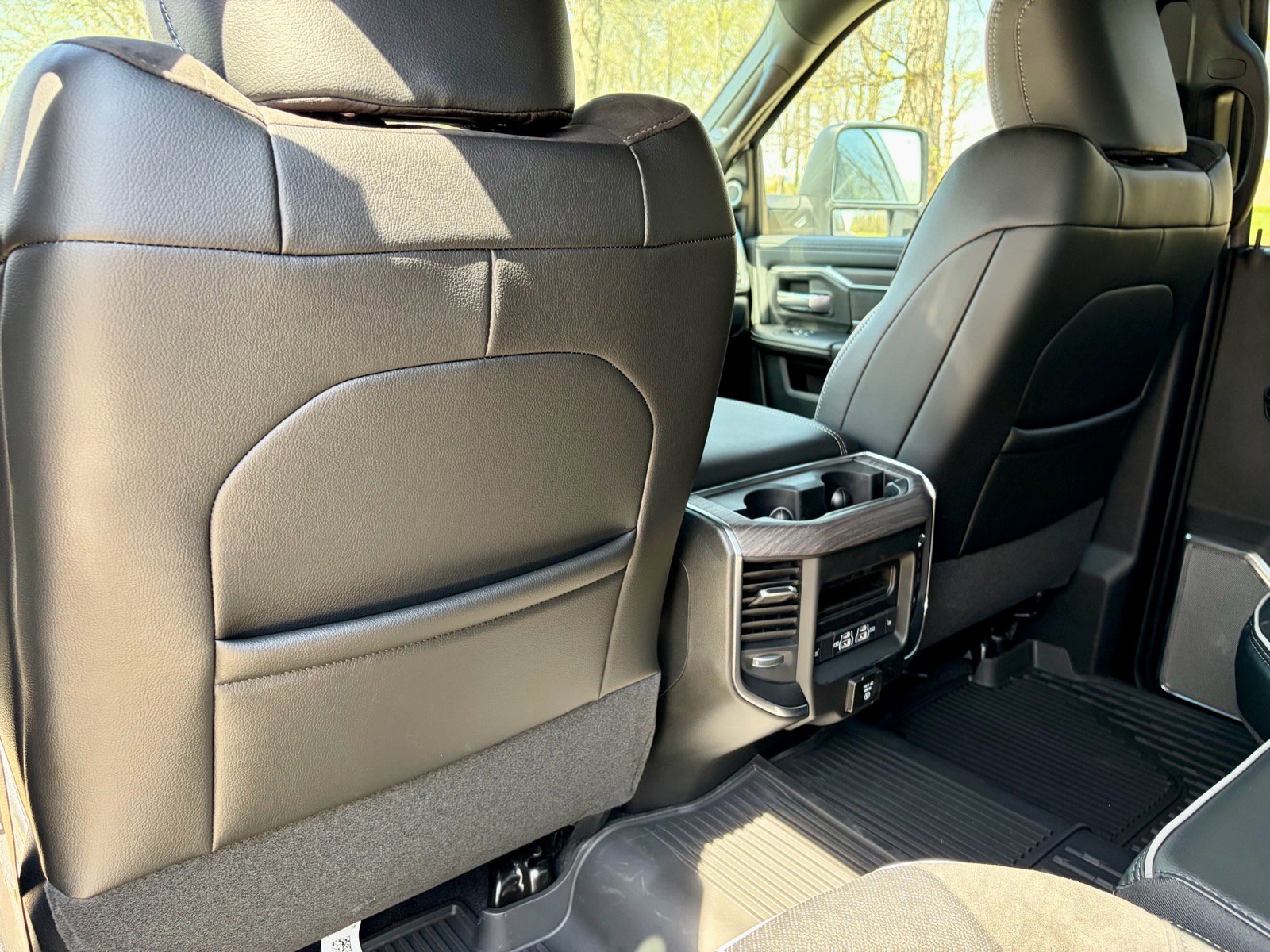 New 2026 RAM 3500 Laramie AWD/4WD image 14