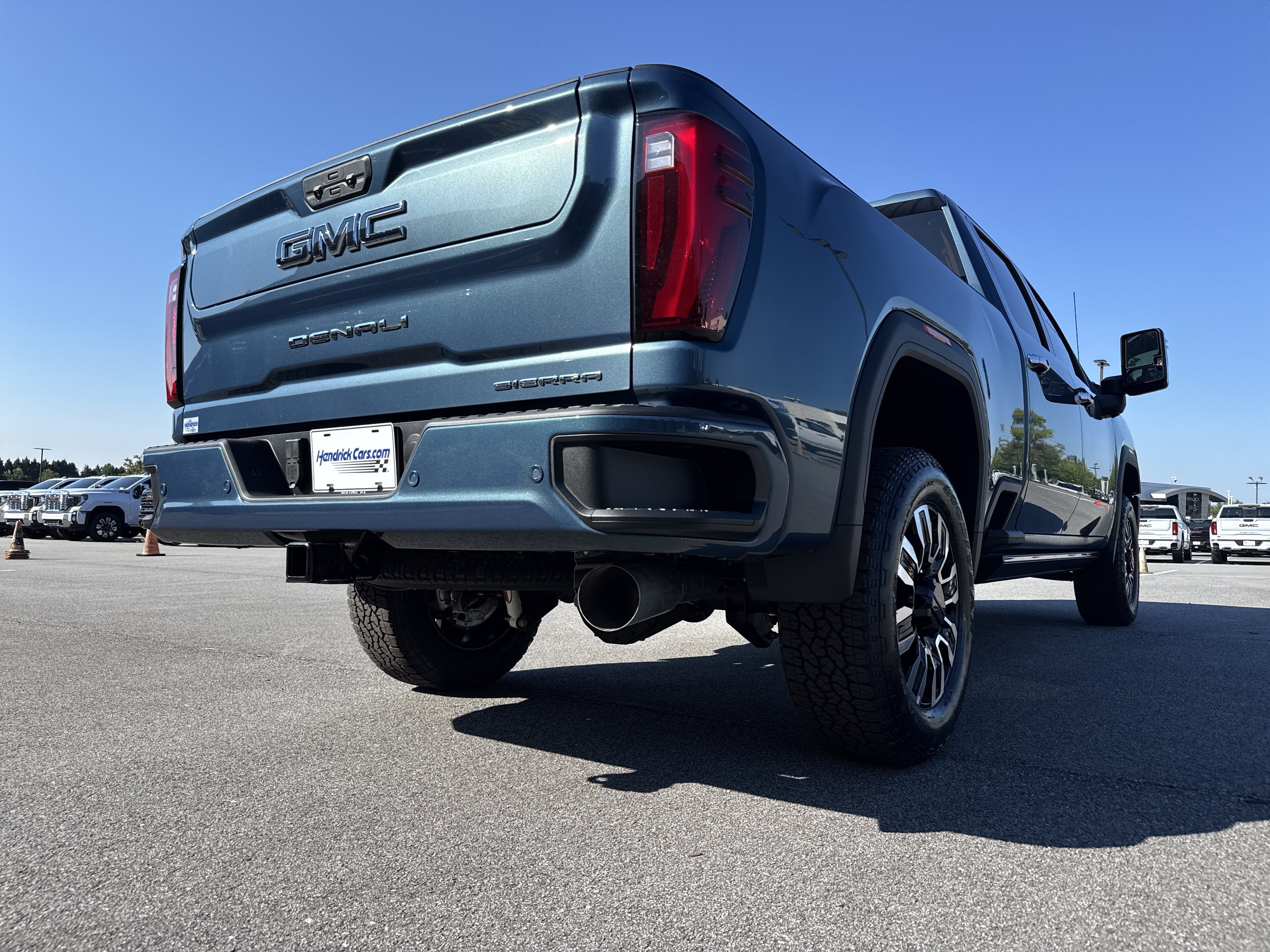 New 2026 GMC Sierra 2500 Denali Ultimate AWD/4WD image 10