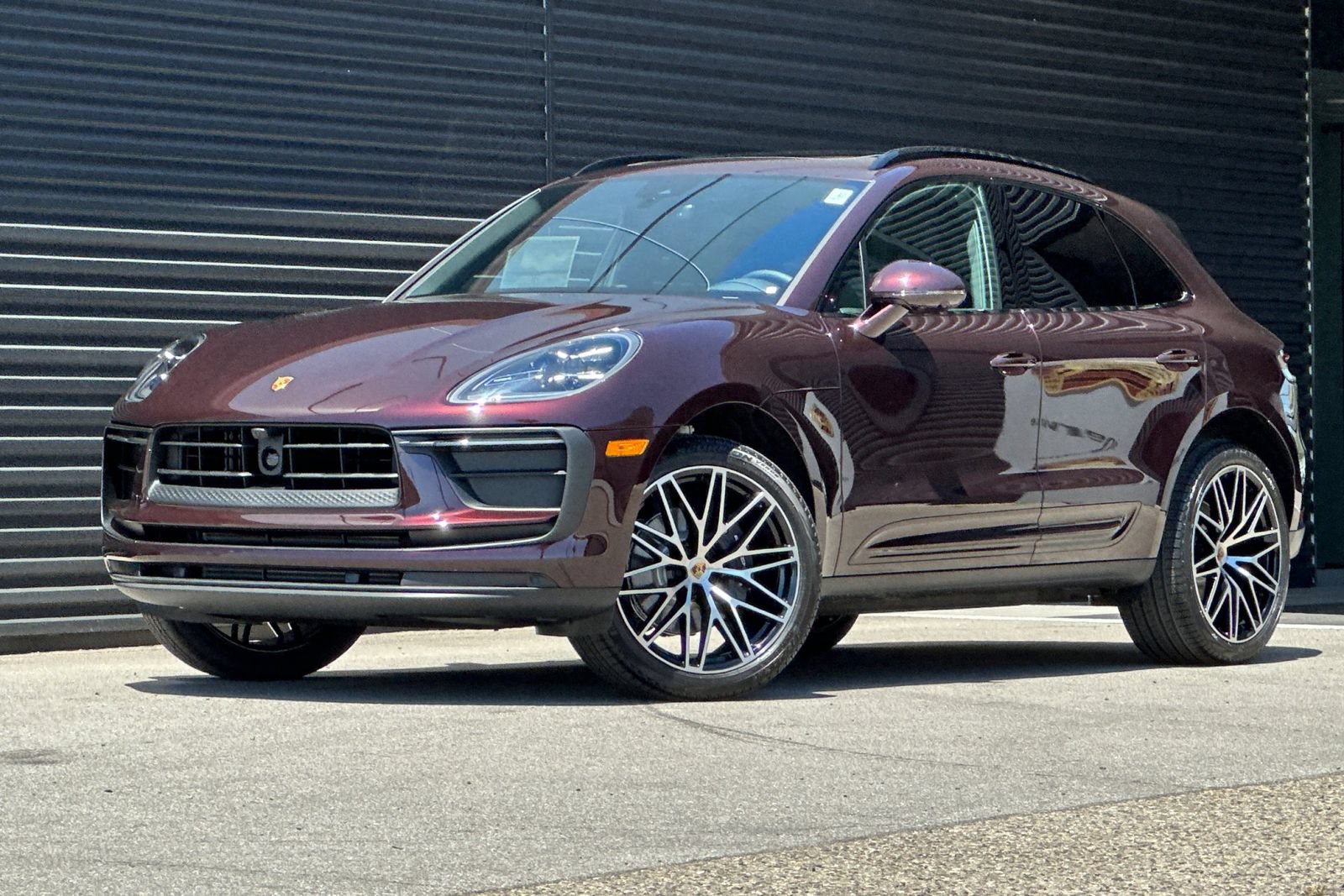 New 2026 Porsche Macan AWD/4WD image 1