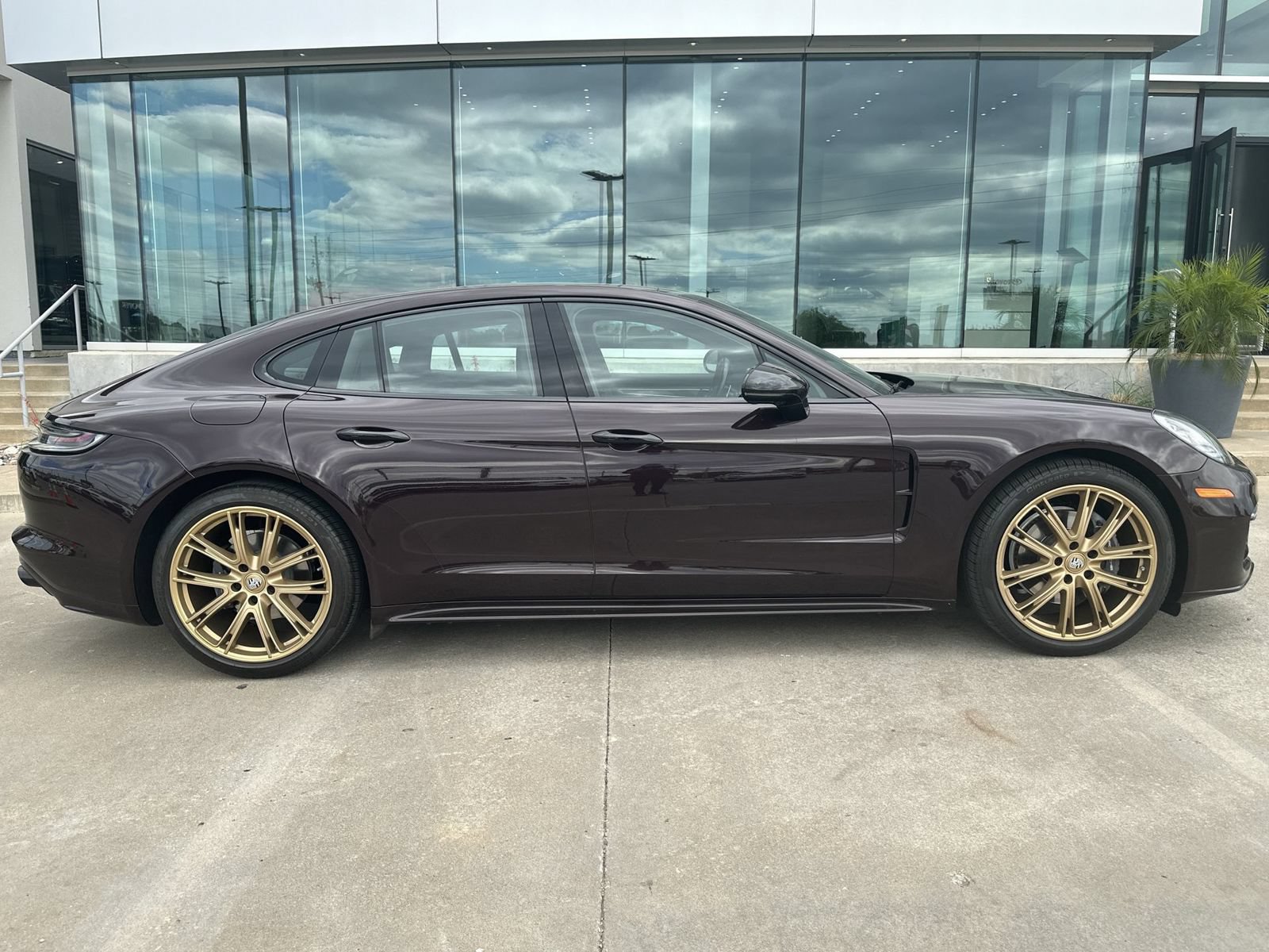 Certified 2023 Porsche Panamera 4 Platinum Edition AWD/4WD image 8