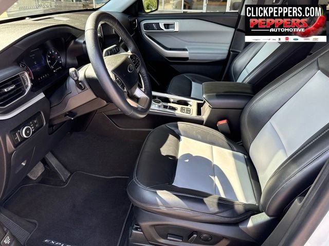 Used 2023 Ford Explorer XLT w/ Equipment Group 202A RWD image 6