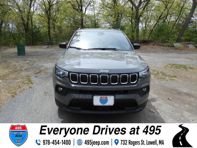 Used 2023 Jeep Compass Latitude AWD/4WD image 8