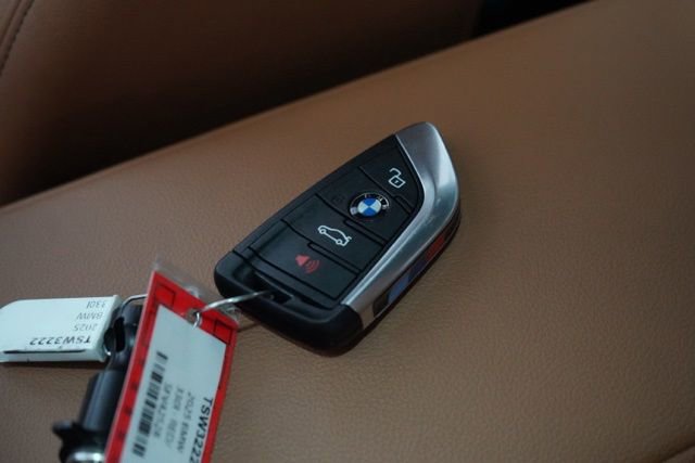 Used 2025 BMW 330i xDrive Sedan w/ M Sport Package image 35