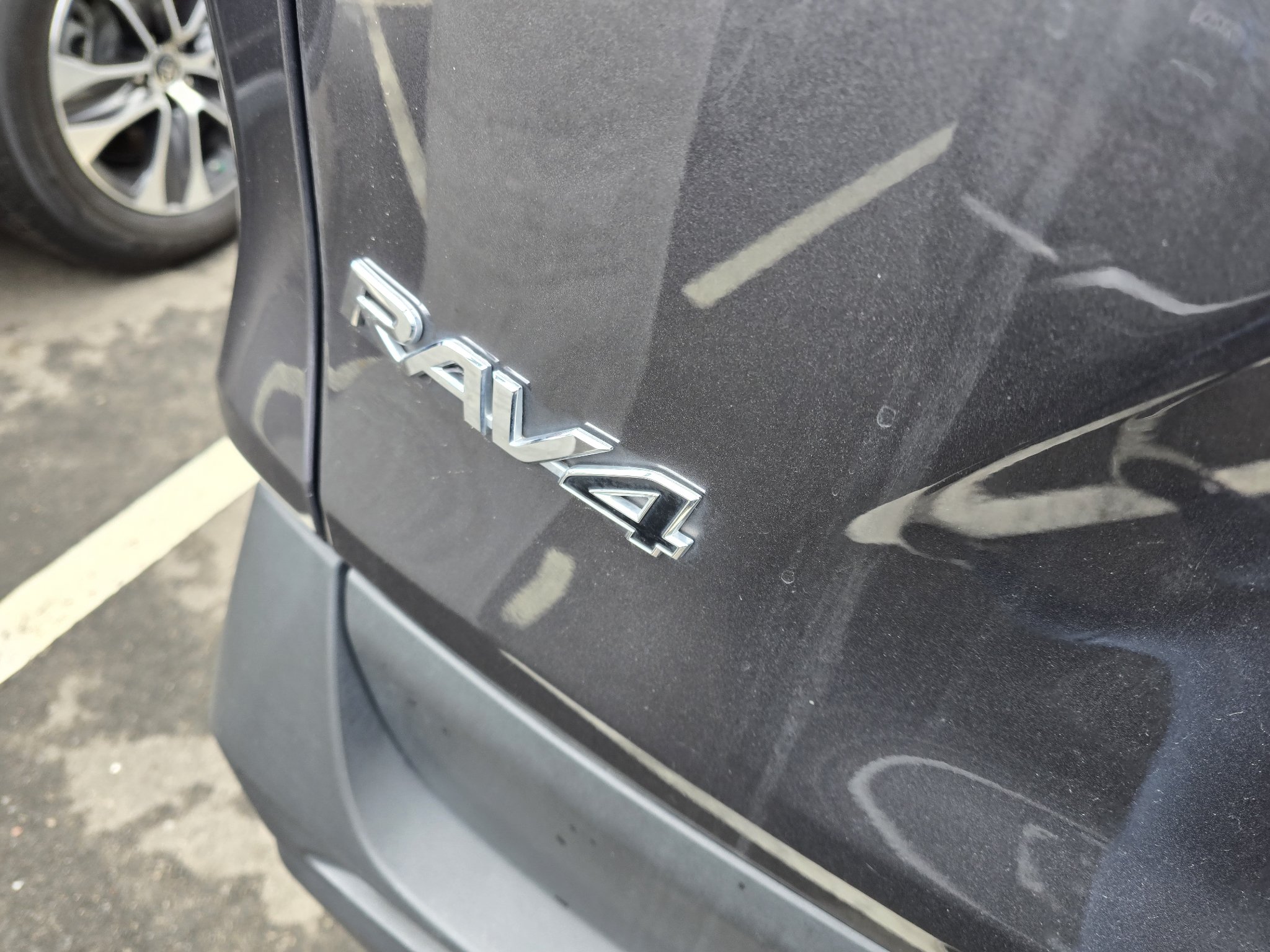 Used 2024 Toyota RAV4 LE AWD/4WD image 9