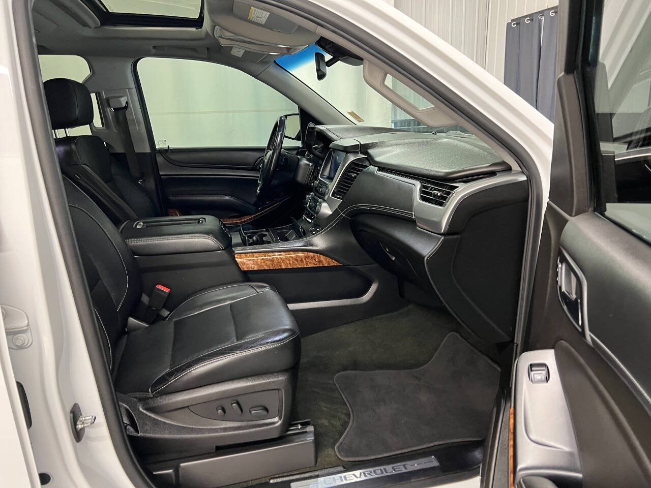 Used 2018 Chevrolet Tahoe Premier AWD/4WD image 12