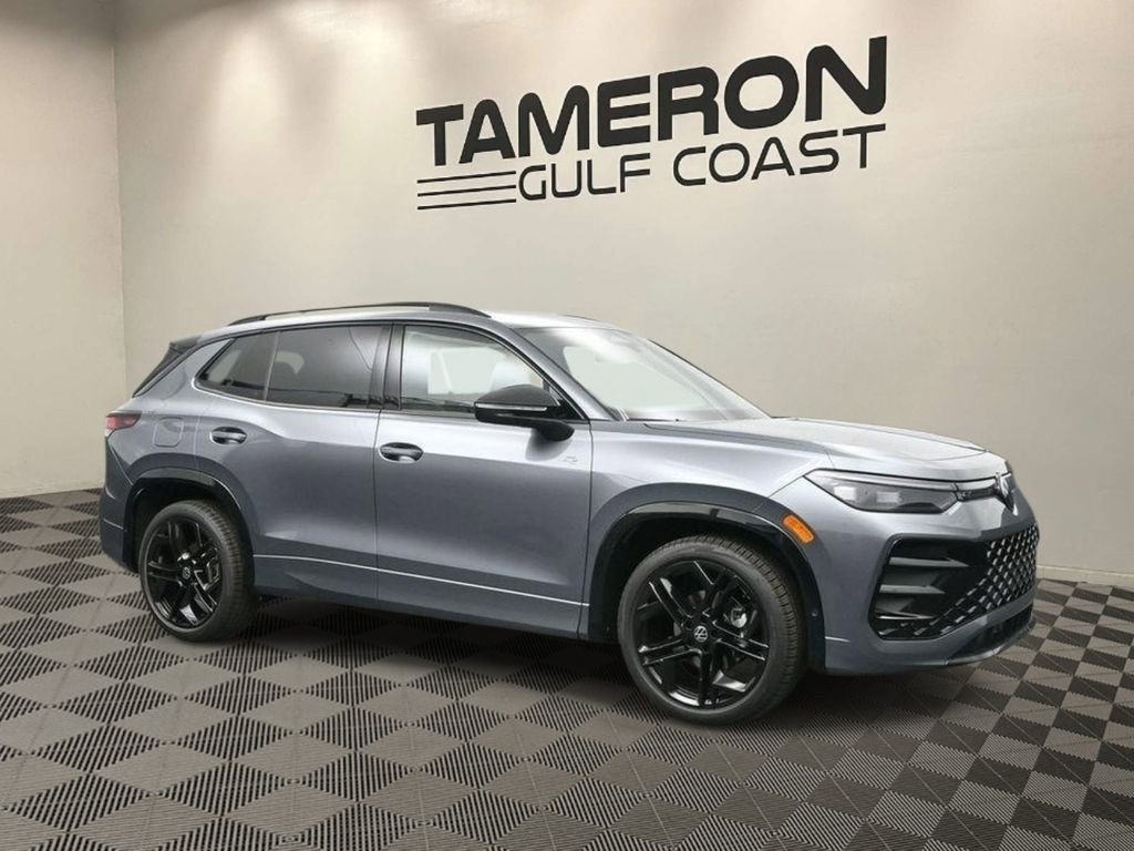 New 2026 Volkswagen Tiguan SE R-Line image 1