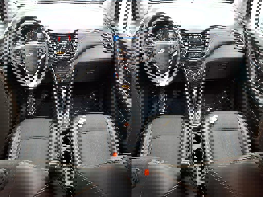 Used 2018 Chevrolet Trax LT w/ LT Convenience Package image 7