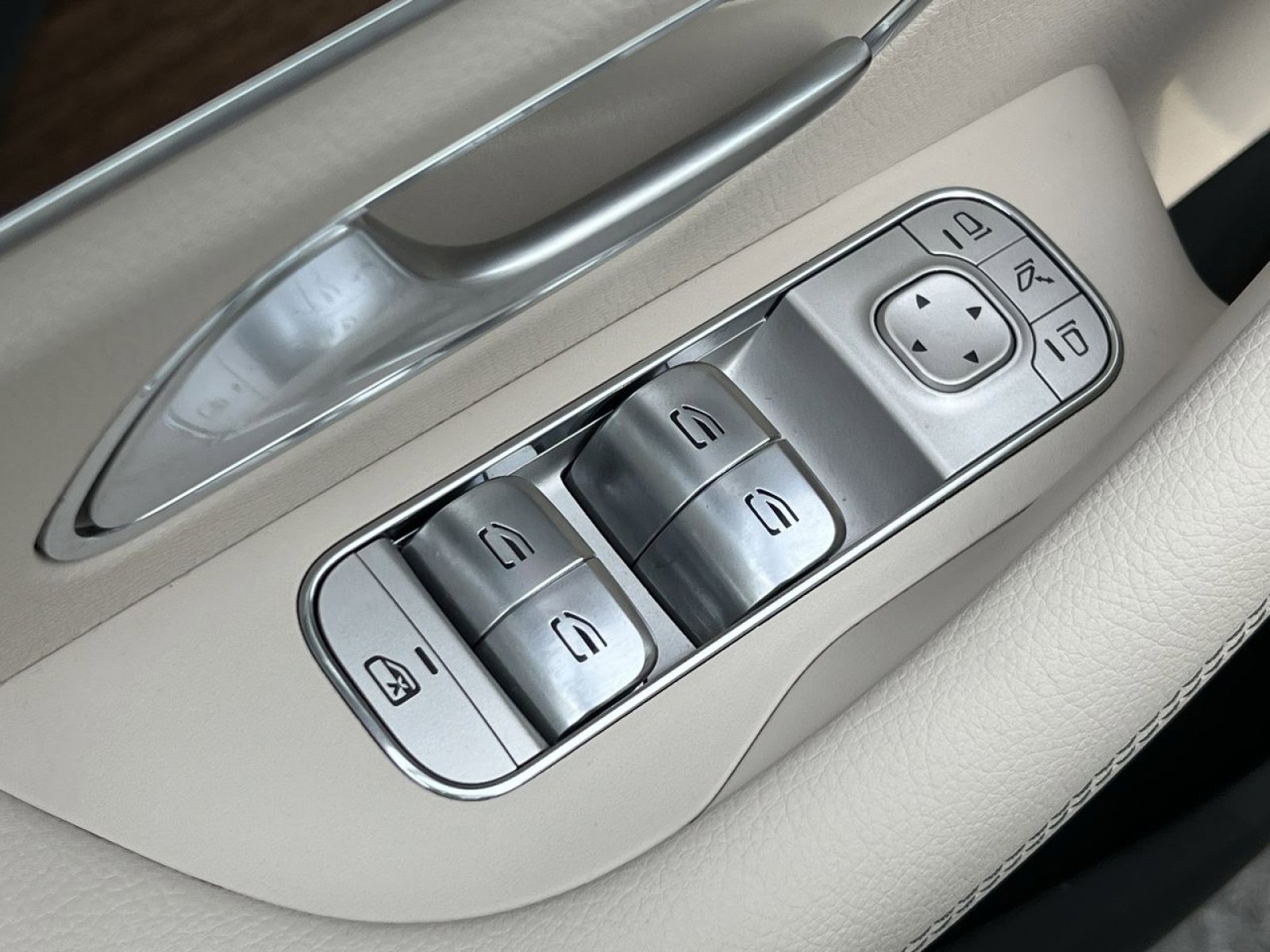 Certified 2025 Mercedes-Benz GLE 350 4MATIC image 13