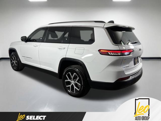 Used 2023 Jeep Grand Cherokee L Limited AWD/4WD image 8