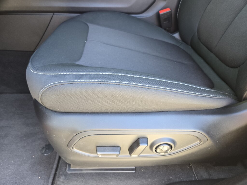 Used 2026 Jeep Grand Cherokee Laredo X AWD/4WD image 9