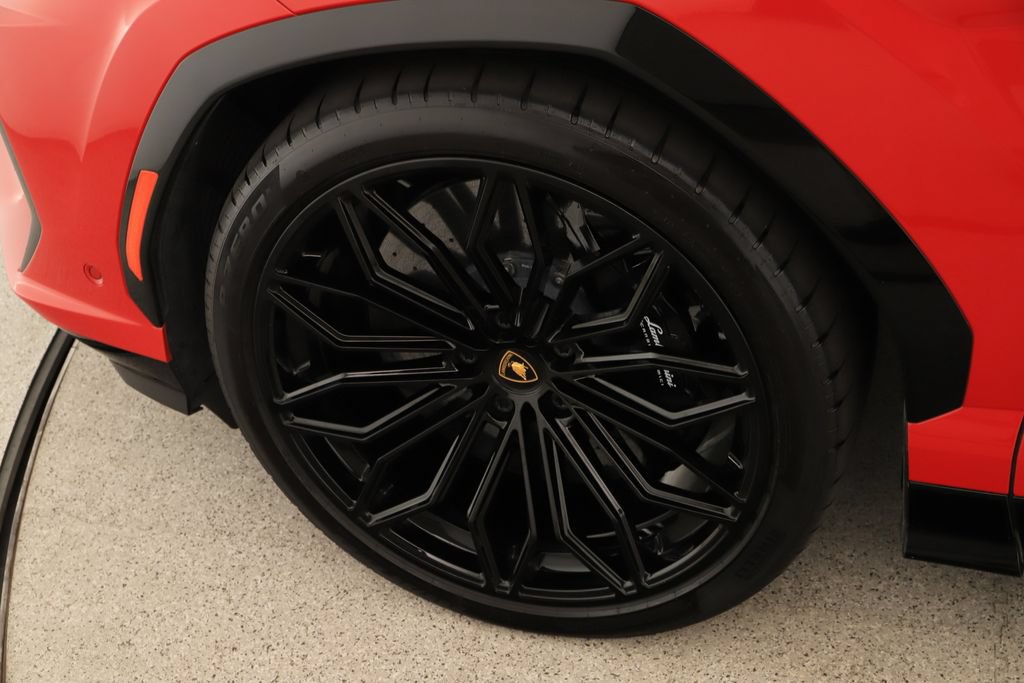 Used 2025 Lamborghini Urus SE AWD/4WD image 38