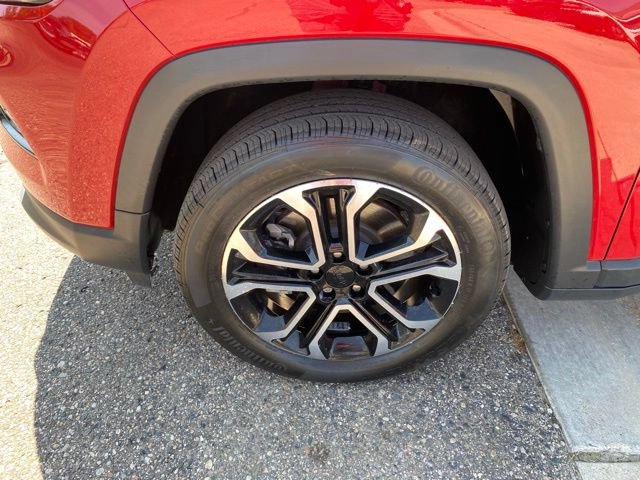 Used 2023 Jeep Compass Limited AWD/4WD image 12