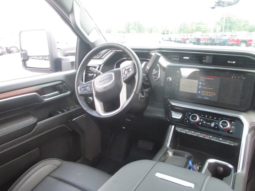 Used 2024 GMC Sierra 2500 Denali w/ Denali Reserve Package AWD/4WD image 30