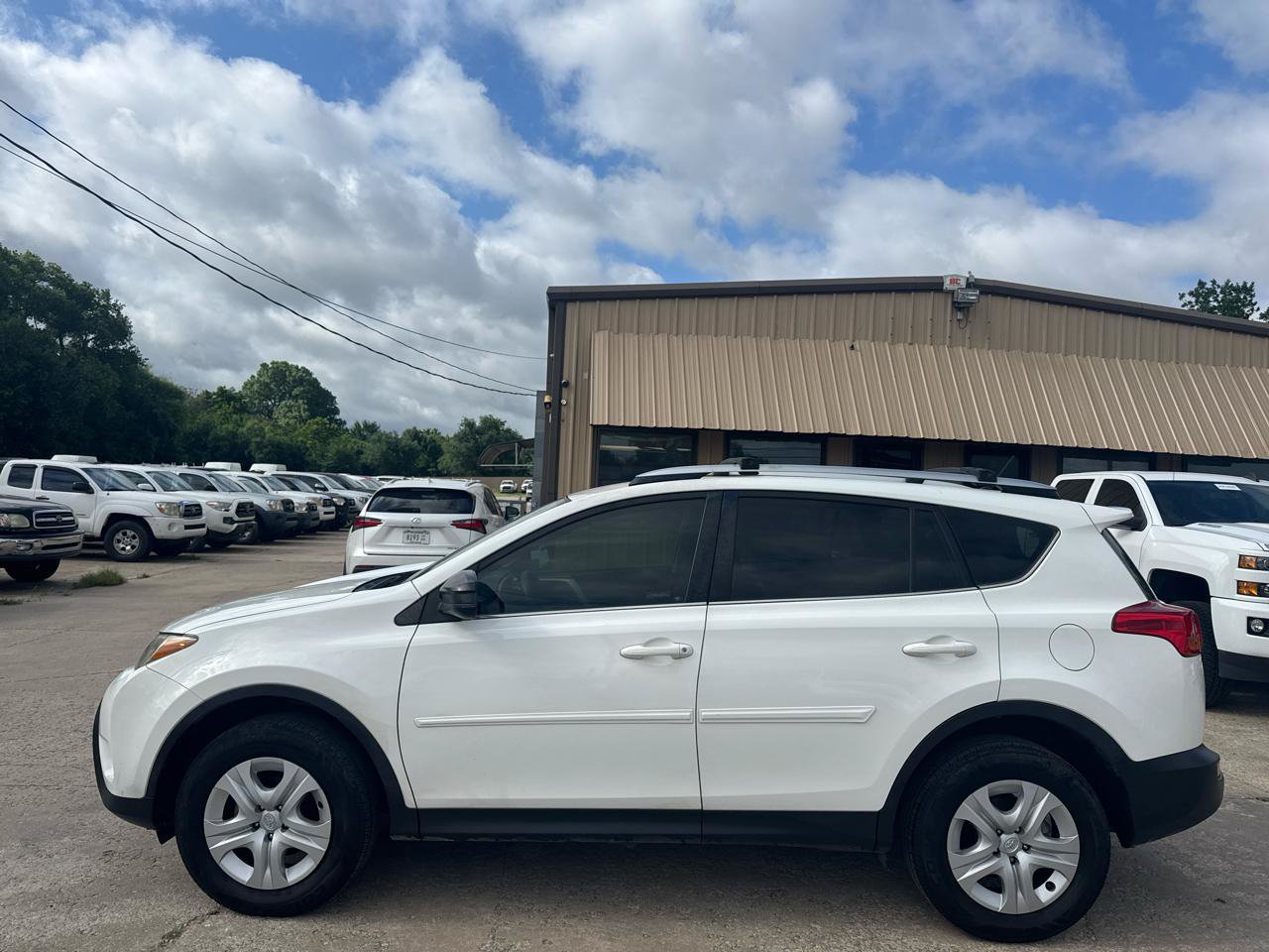 Used 2015 Toyota RAV4 LE FWD image 8