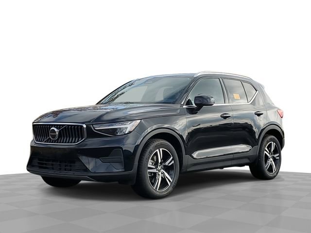 Used 2025 Volvo XC40 B5 Core