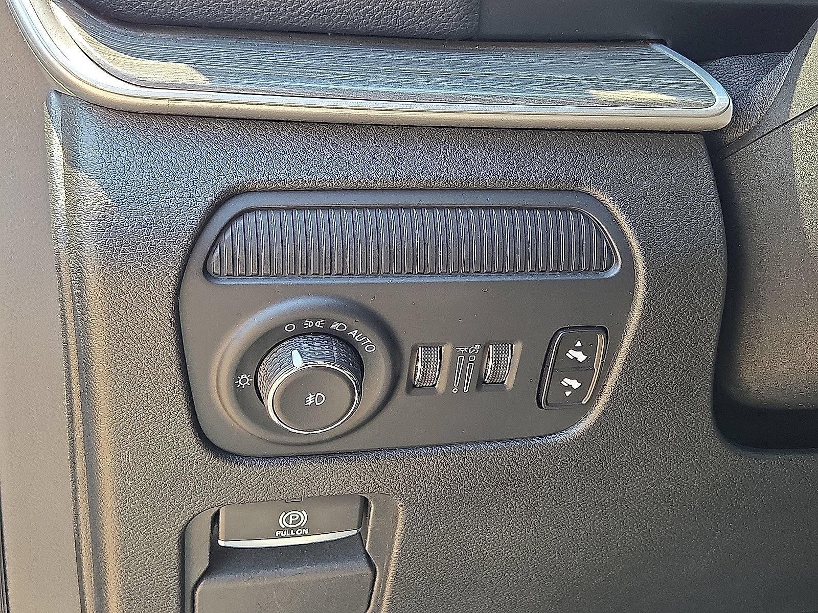 Used 2024 Jeep Wagoneer Series II w/ Flexible Seating Group RWD image 25