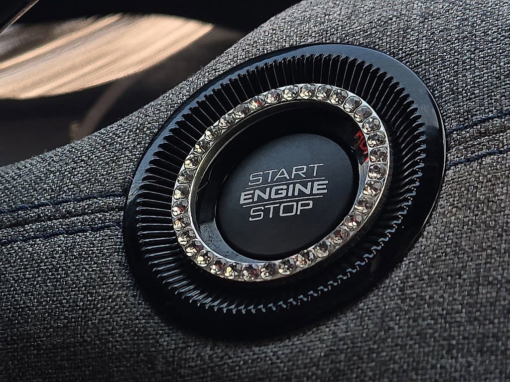 Used 2025 Jeep Compass Sport image 16