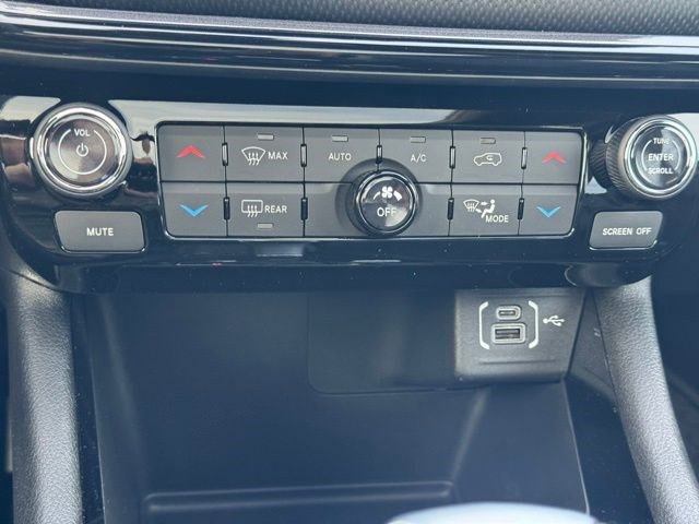 New 2026 Jeep Compass Latitude w/ Sun and Sound Group image 17