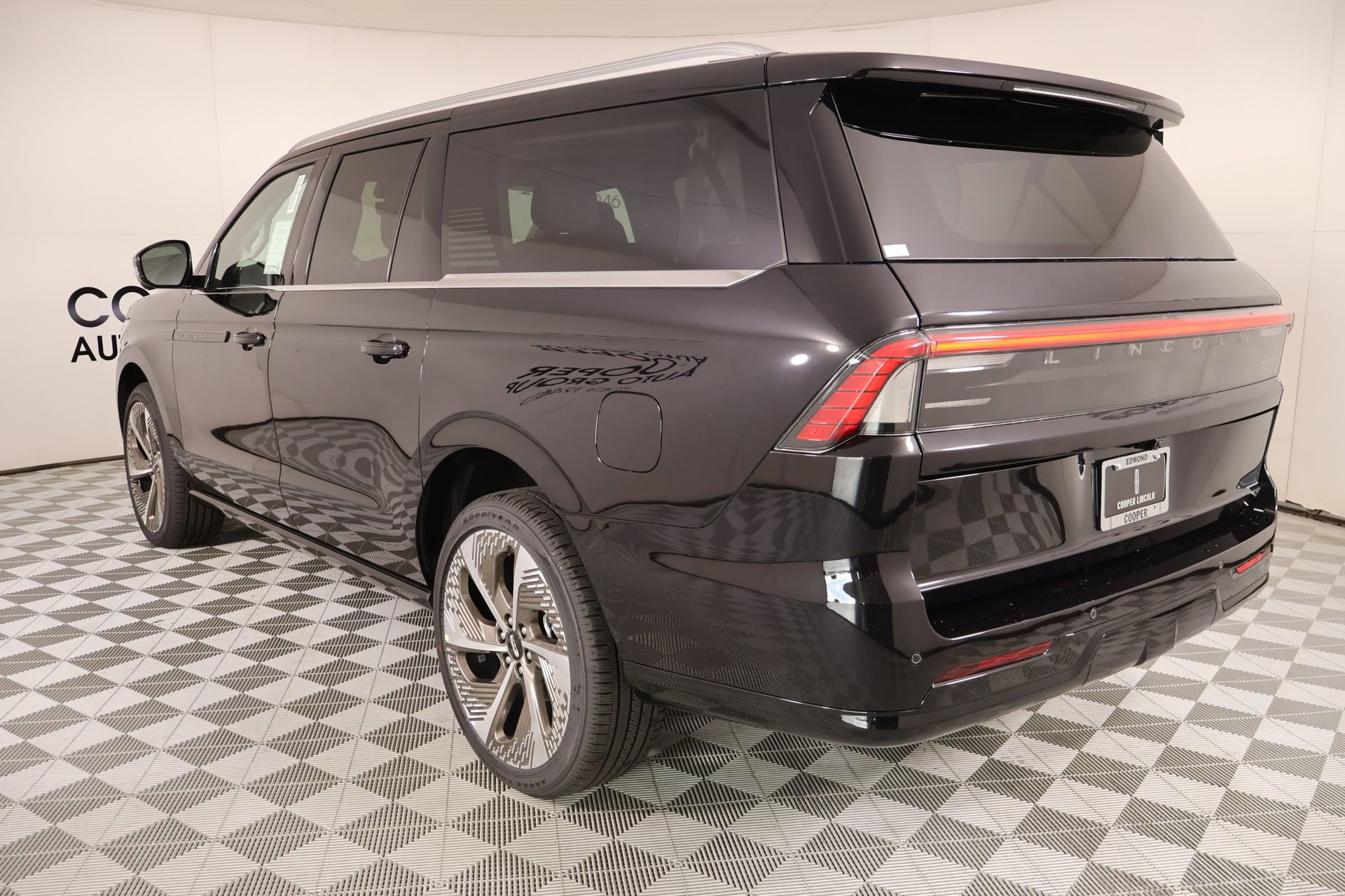 New 2026 Lincoln Navigator L Black Label AWD/4WD image 26