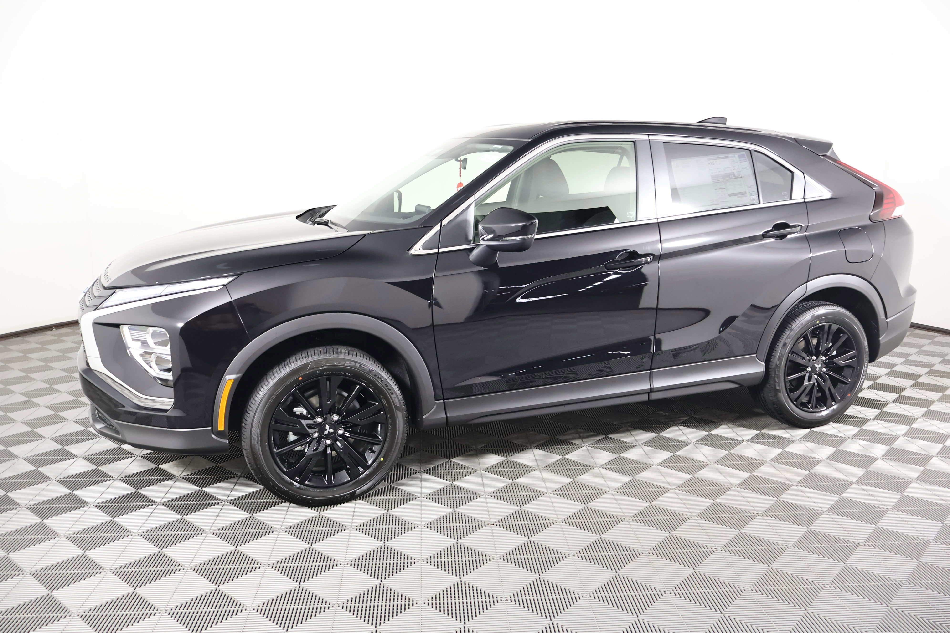 New 2026 Mitsubishi Eclipse Cross LE image 9