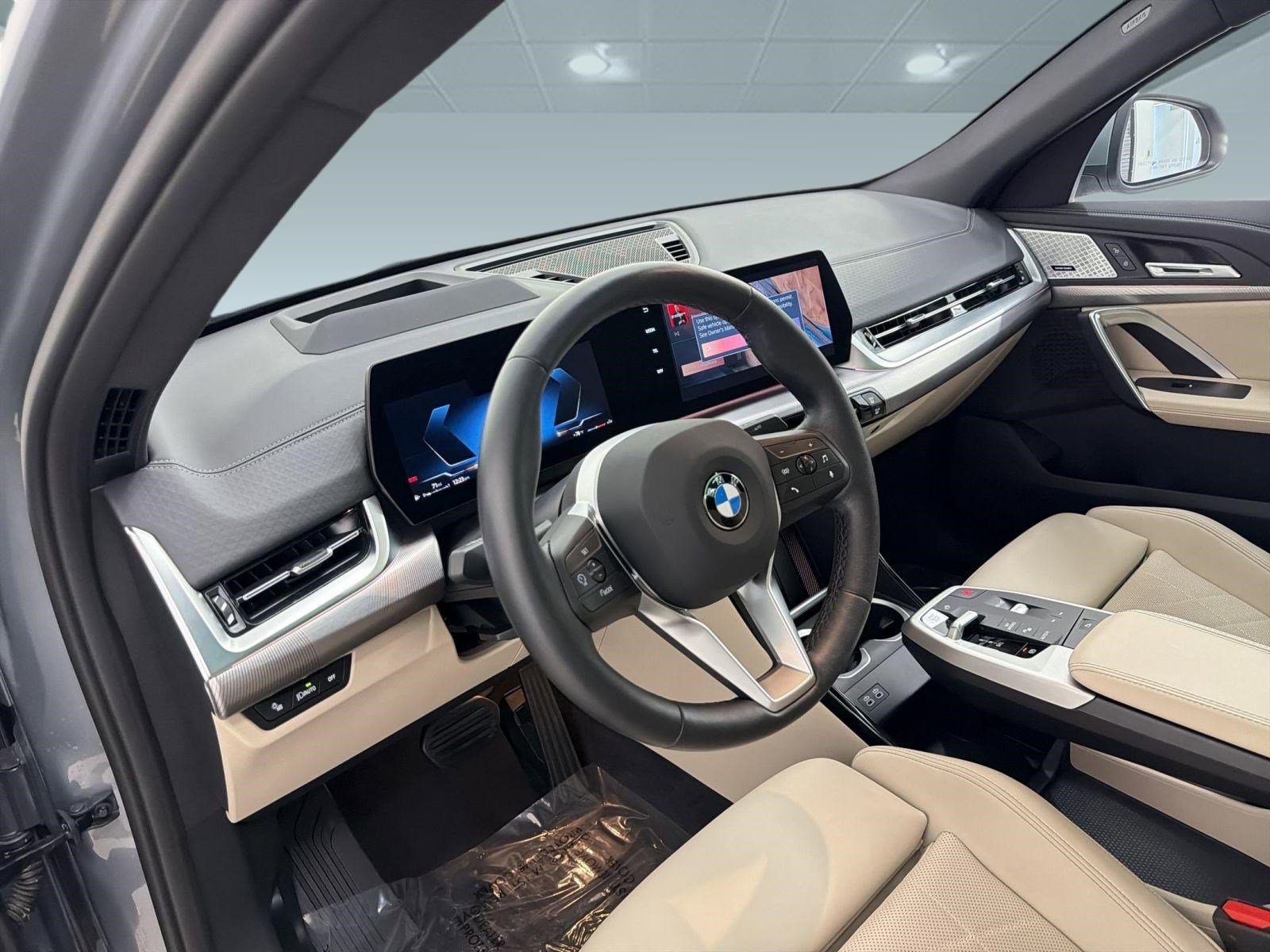 Used 2025 BMW X2 xDrive28i w/ Premium Package AWD/4WD image 4