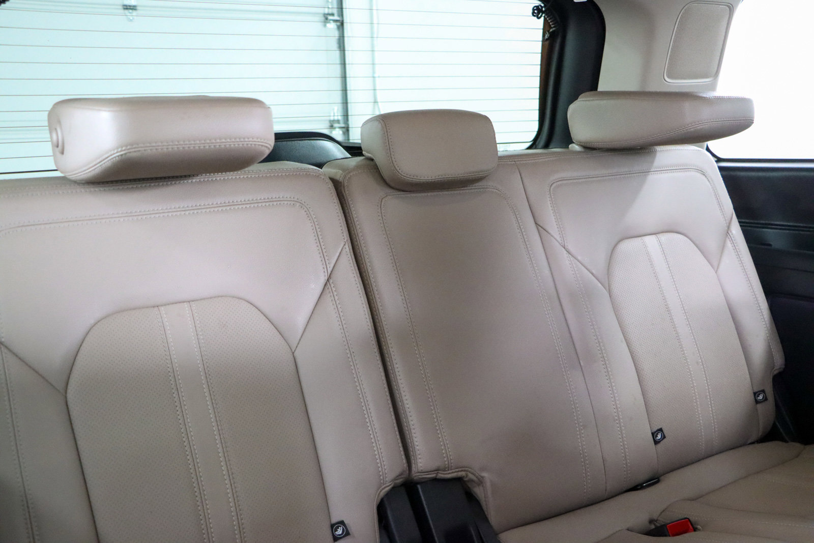 Used 2022 Ford Expedition Limited image 31