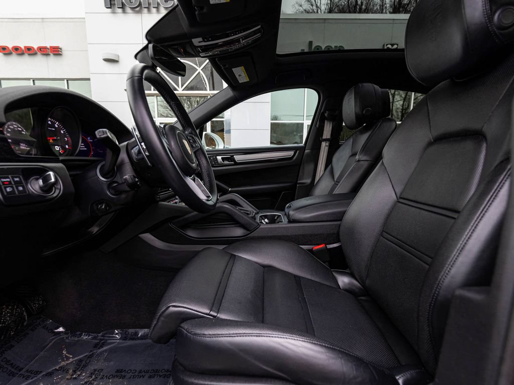 Used 2023 Porsche Cayenne Platinum Edition AWD/4WD image 29