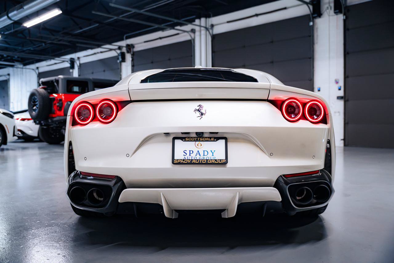 Used 2018 Ferrari 812 Superfast RWD image 16
