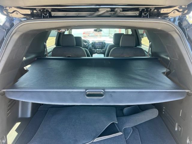 Used 2023 Chevrolet Traverse LT w/ LPO, Cargo Package AWD/4WD image 37